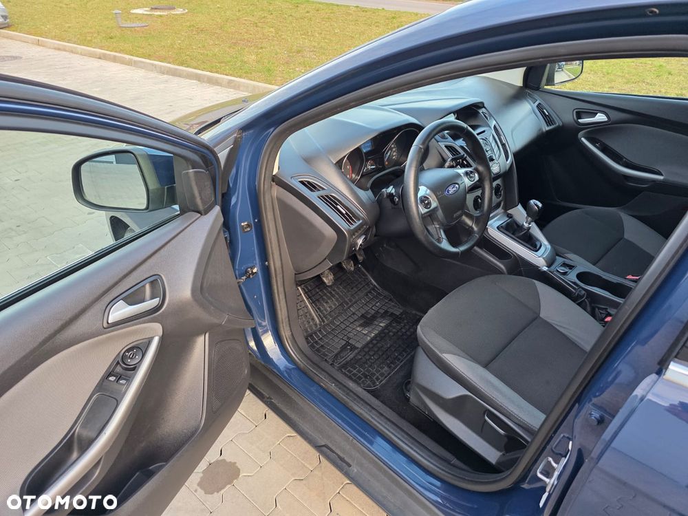 Ford Focus 1.6 TDCi DPF SYNC Edition - 16