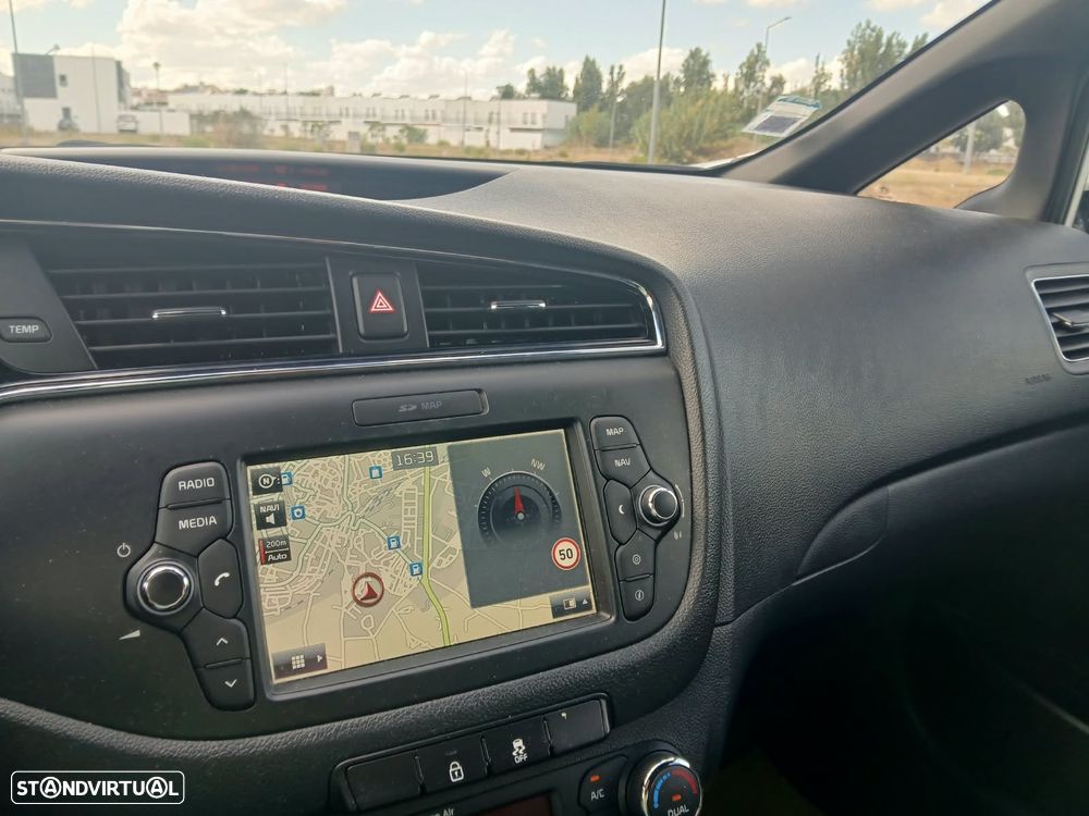 Kia Ceed 1.6 CRDi Nav Line - 14