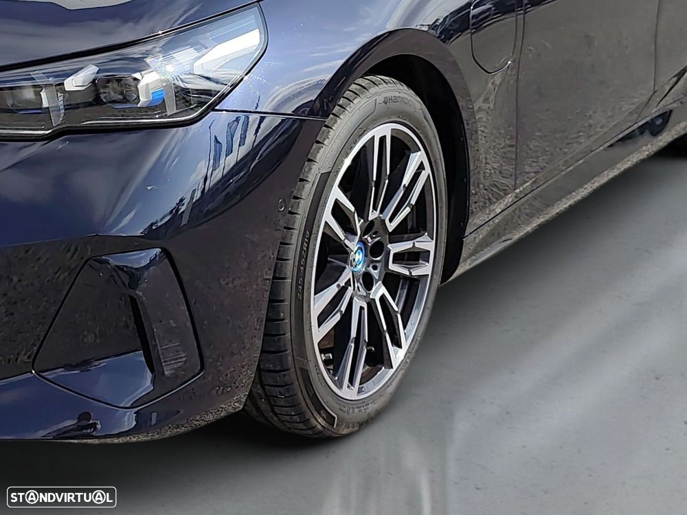 BMW 530 e Pack Desportivo M - 4