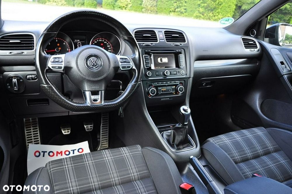 Volkswagen Golf - 34