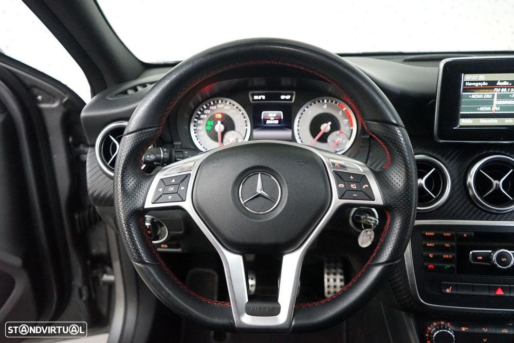 Mercedes-Benz A 180 d AMG Line - 17