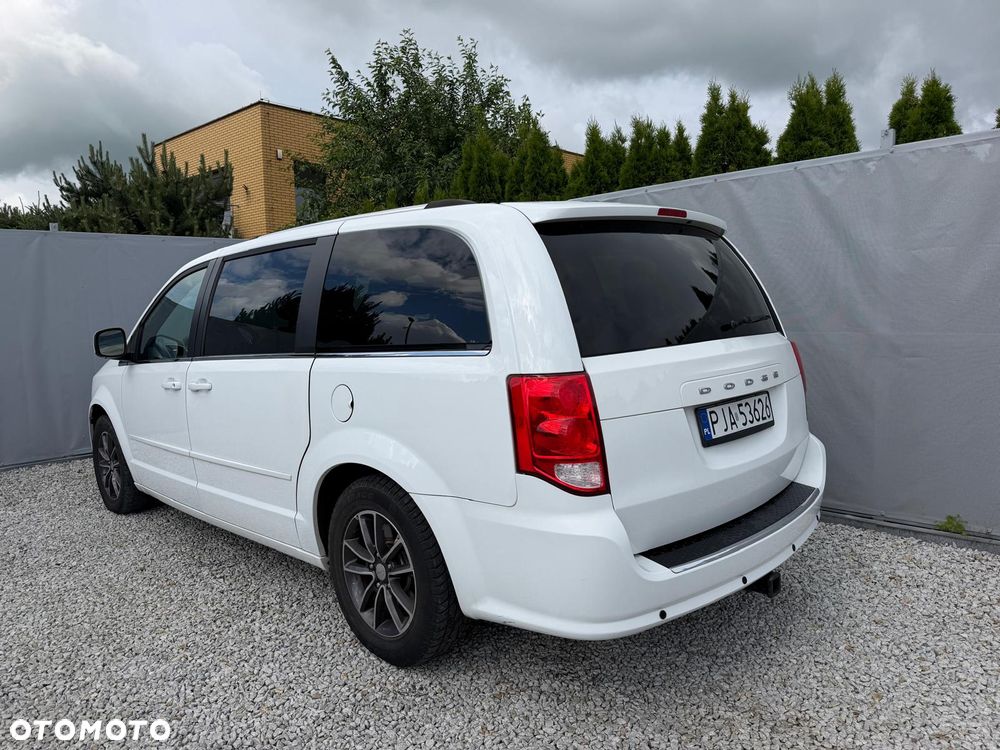 Dodge Caravan - 6