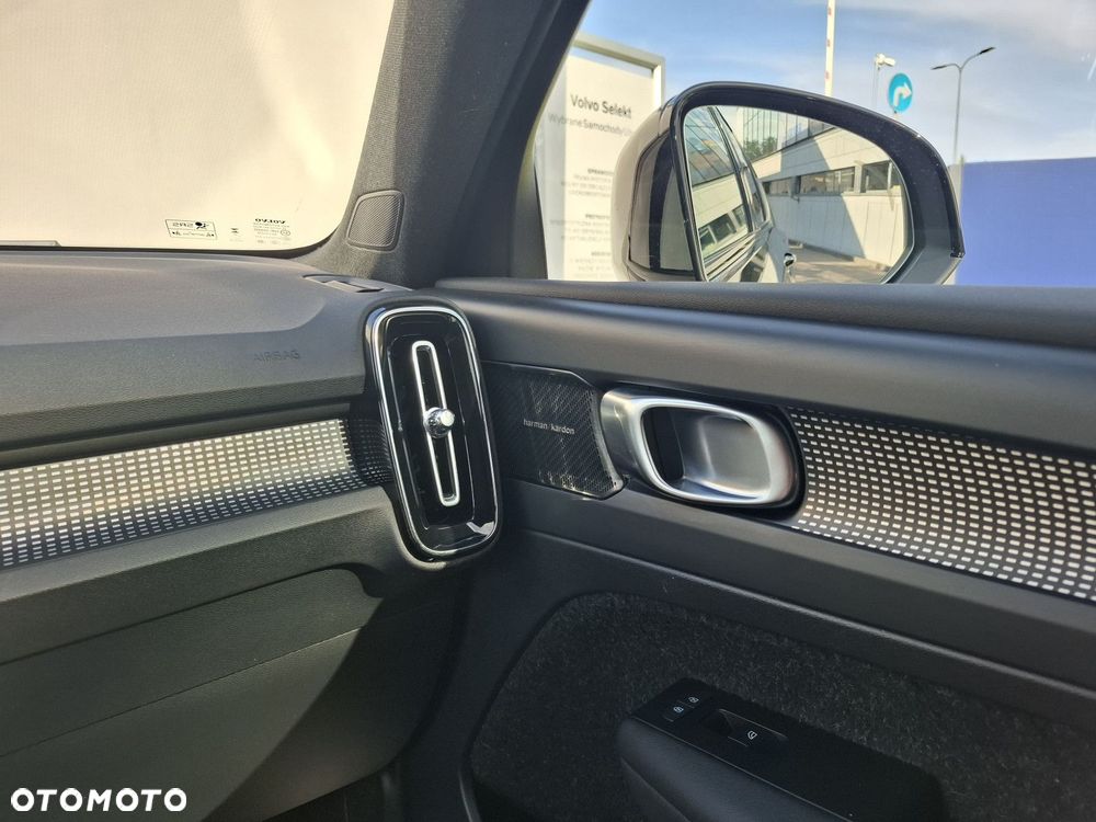 Volvo XC 40 - 33