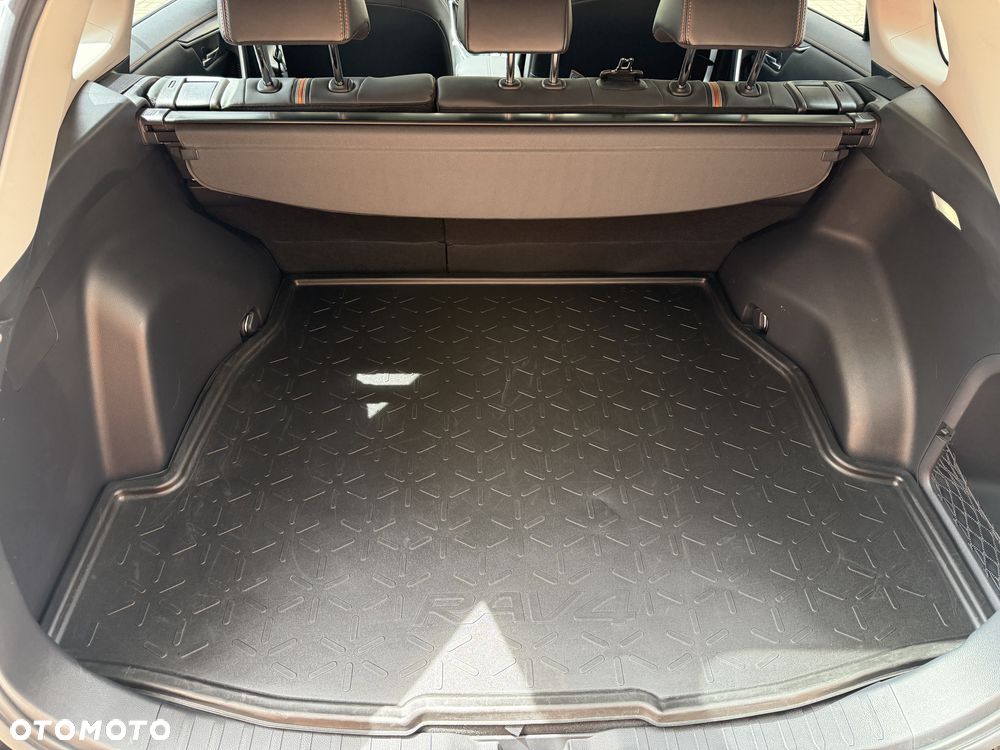 Toyota RAV4 - 10
