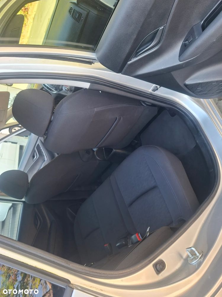 Hyundai ix20 1.4 Trend - 17