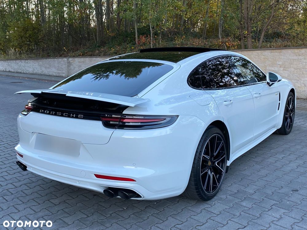 Porsche Panamera - 23