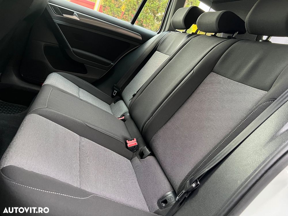 Volkswagen Golf - 5