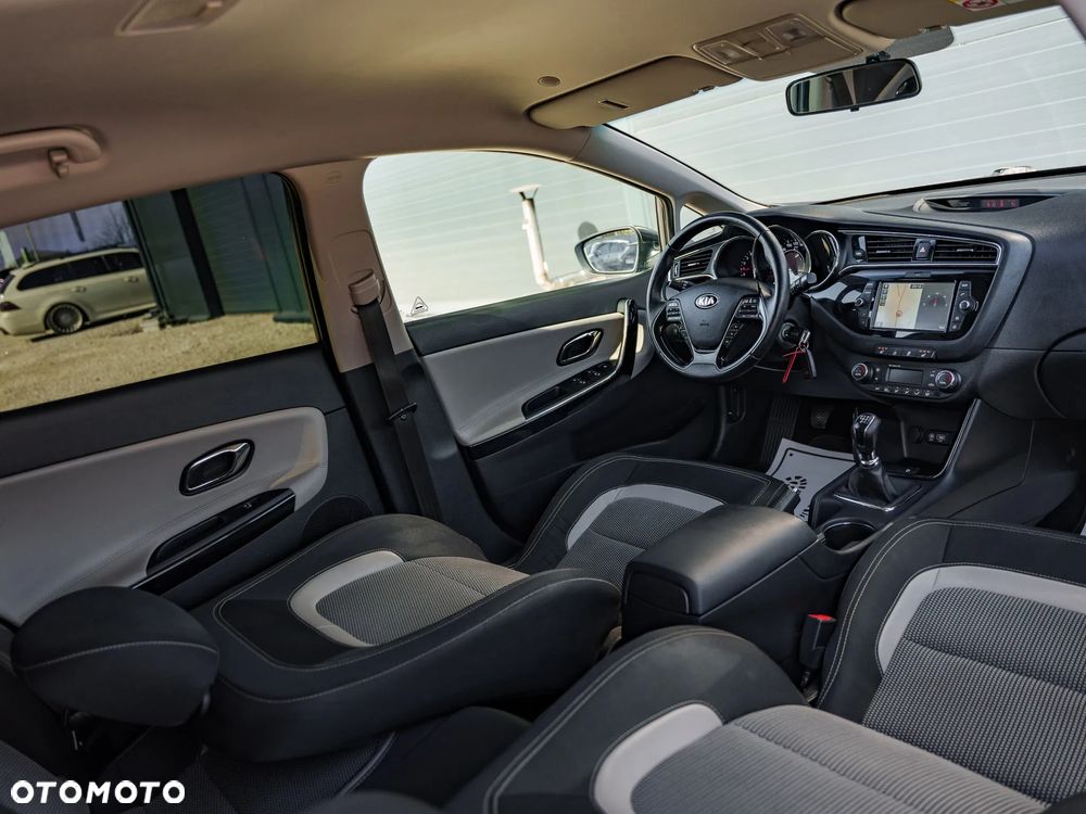 Kia Ceed 1.6 CRDi 136 ISG Spirit - 17