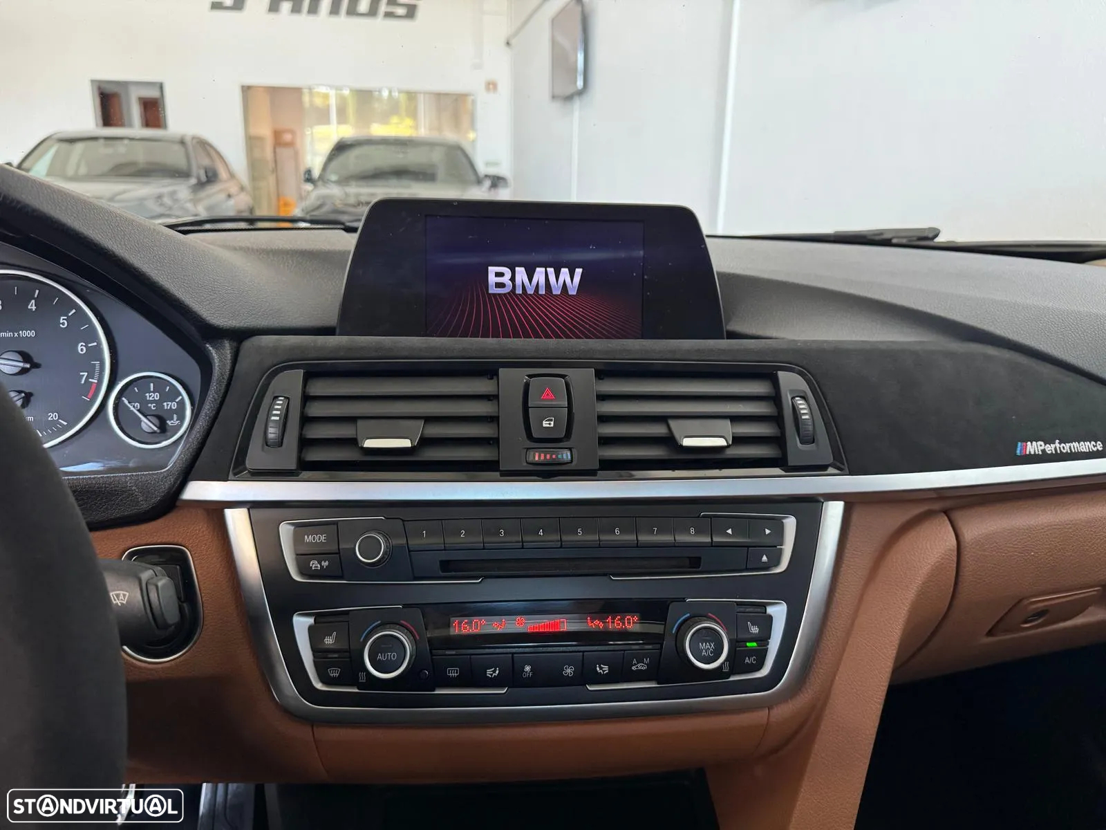 BMW 320 i Pack M - 23