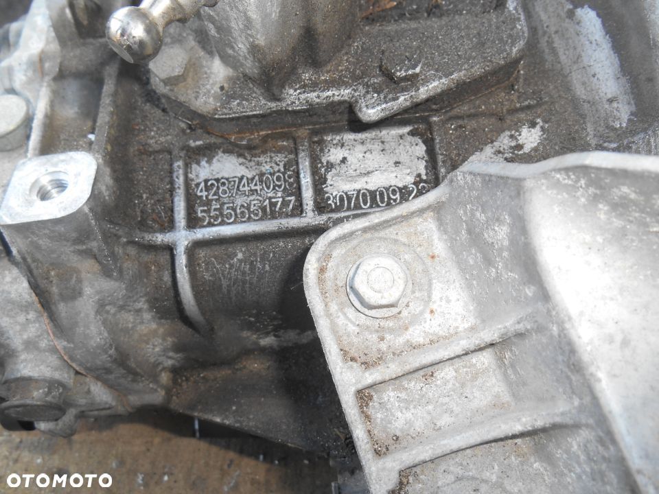 Skrzynia biegów Chevrolet AVEO T300 1,4 benzyna 74kW 101KM 2012r manual 8X A14XER - 4
