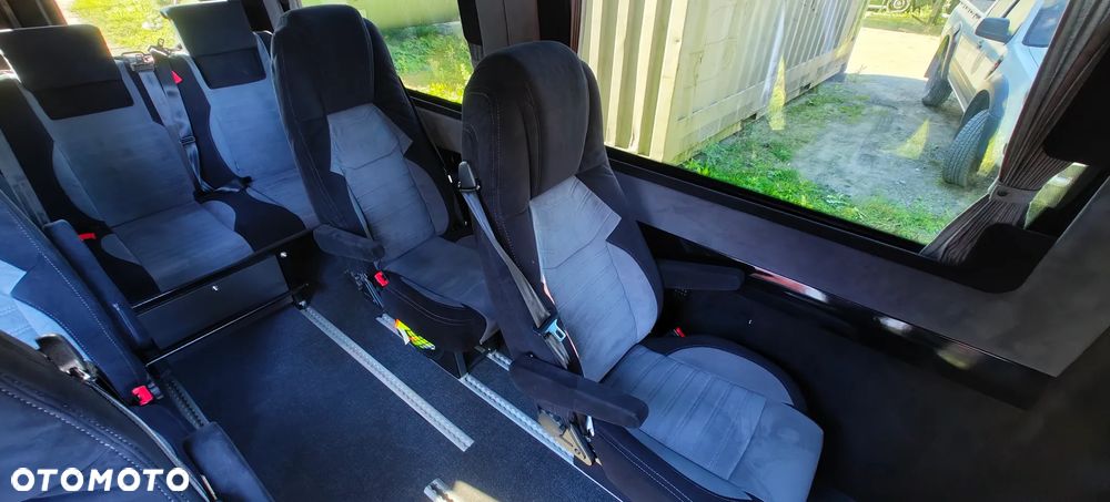 Mercedes-Benz Sprinter - 15