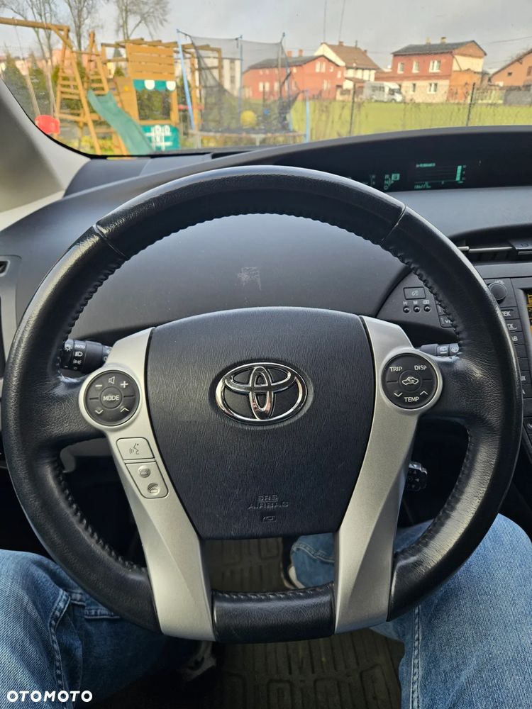 Toyota Prius (Hybrid) Executive - 24