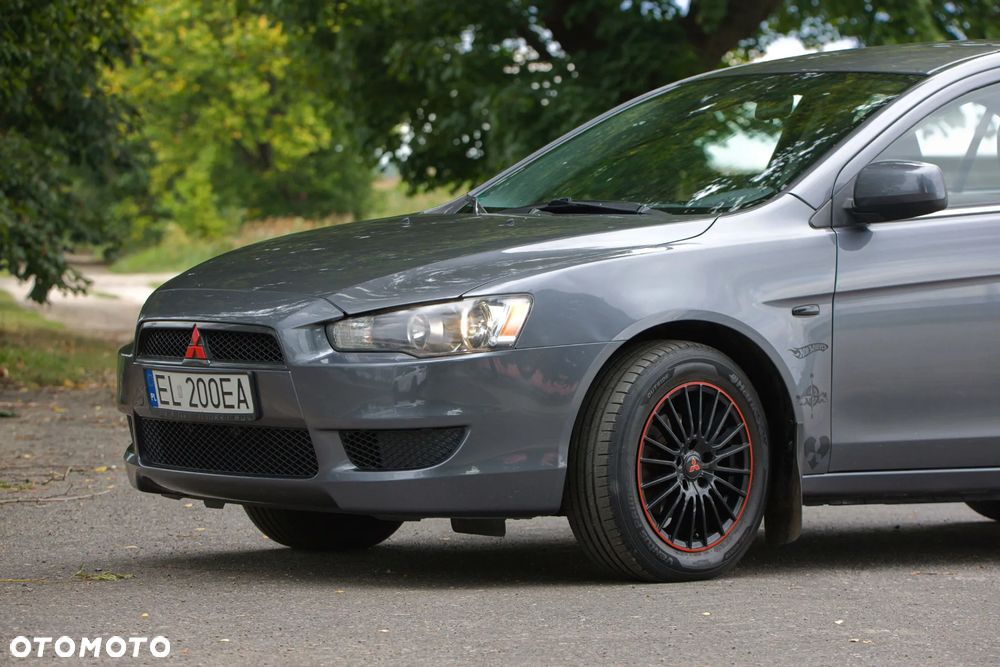 Mitsubishi Lancer 1.8 Invite - 3