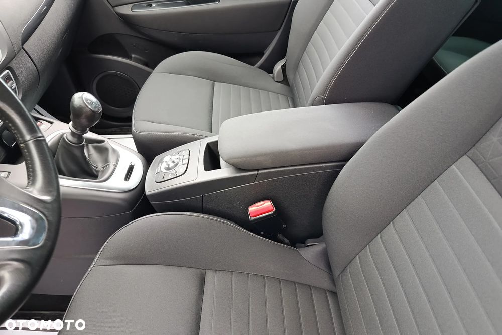 Renault Scenic ENERGY TCe 130 S&S LIMITED - 28