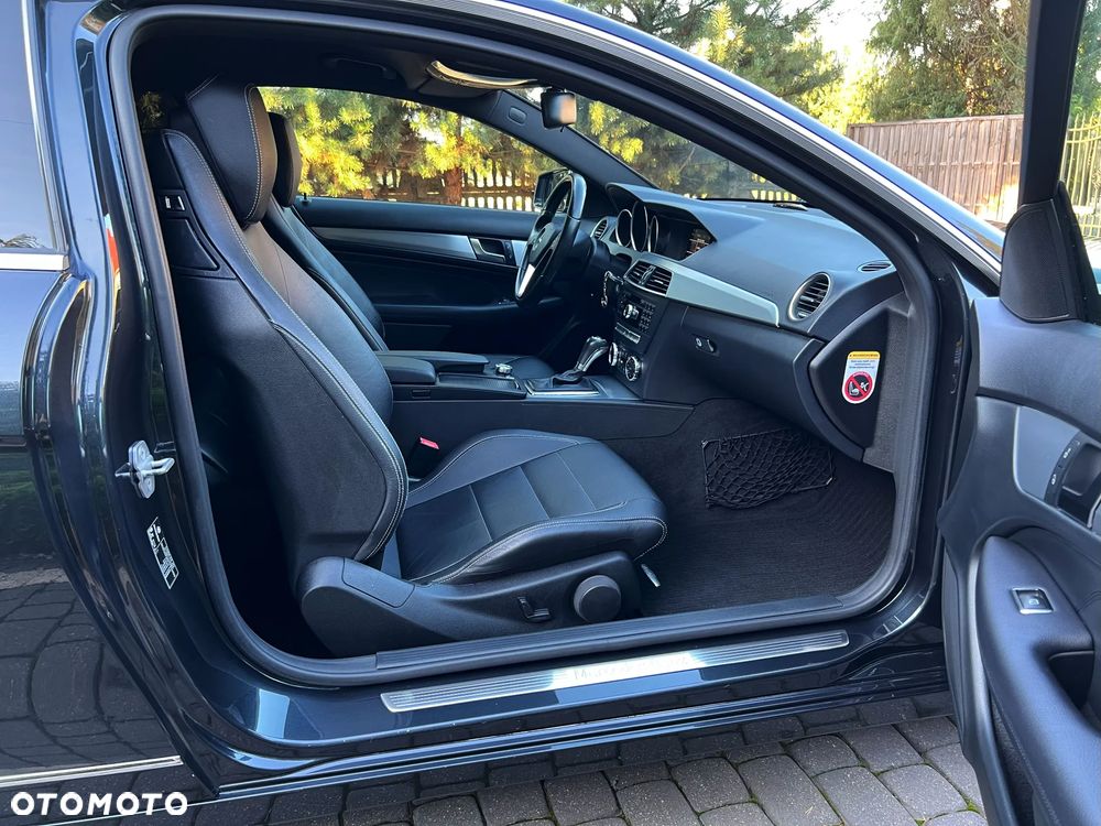 Mercedes-Benz Klasa C 180 Coupe BlueEFFICIENCY 7G-TRONIC - 20