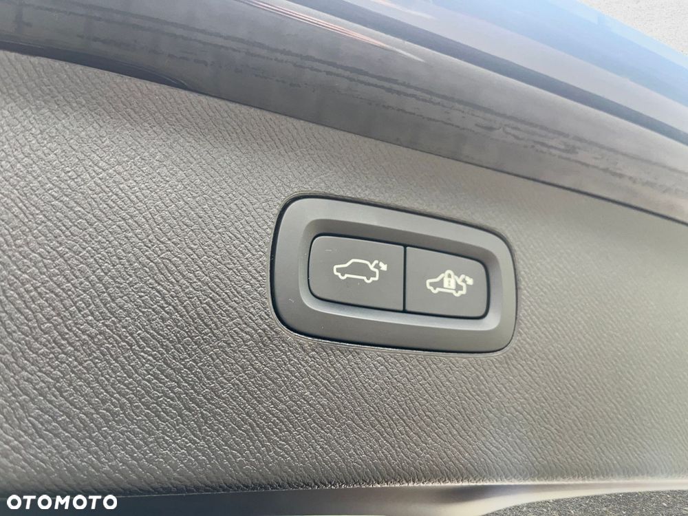 Volvo XC 90 - 20