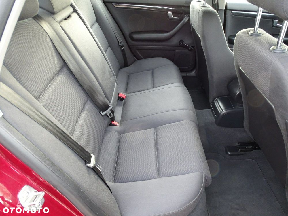 Audi A4 Limousine - 17