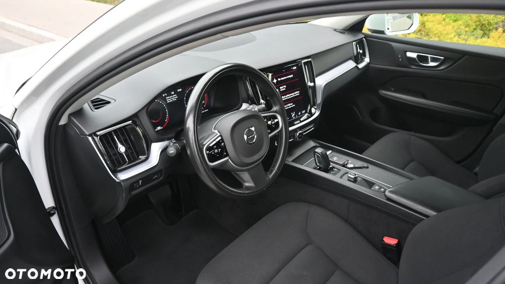 Volvo V60 B3 B Momentum Pro - 35