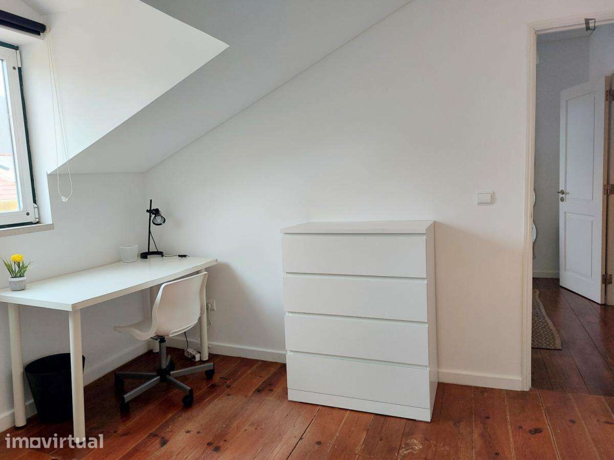 Quarto - localizado em Campolide Lisbon - Grande imagem: 4/13