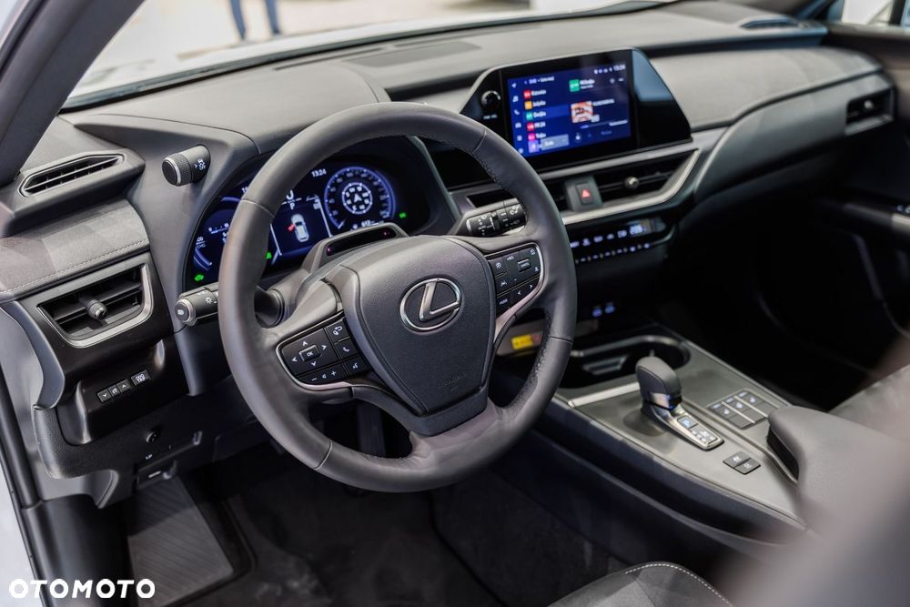 Lexus UX - 34