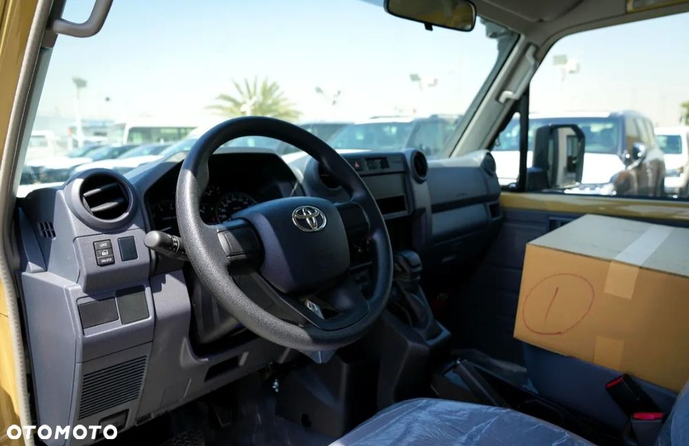Toyota Land Cruiser - 19