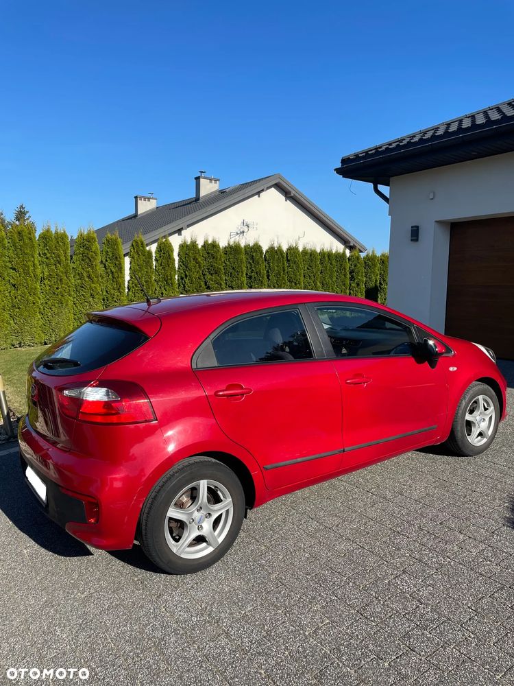 Kia Rio - 5