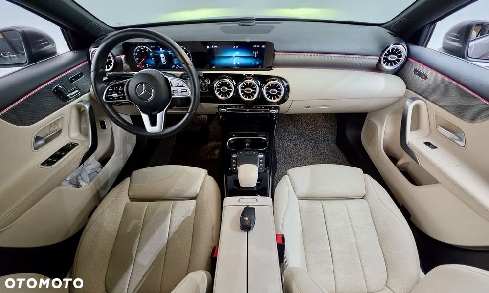Mercedes-Benz Klasa A 220 7G-DCT AMG Line - 9