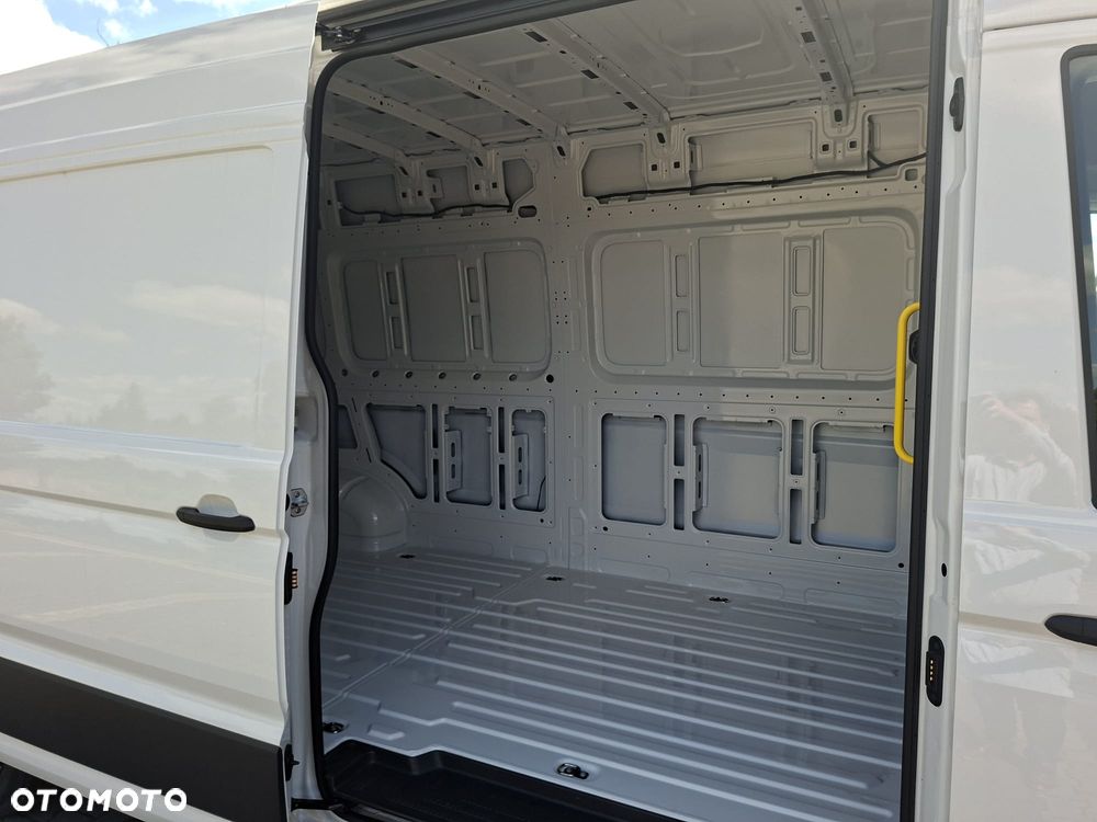 Volkswagen Crafter - 11