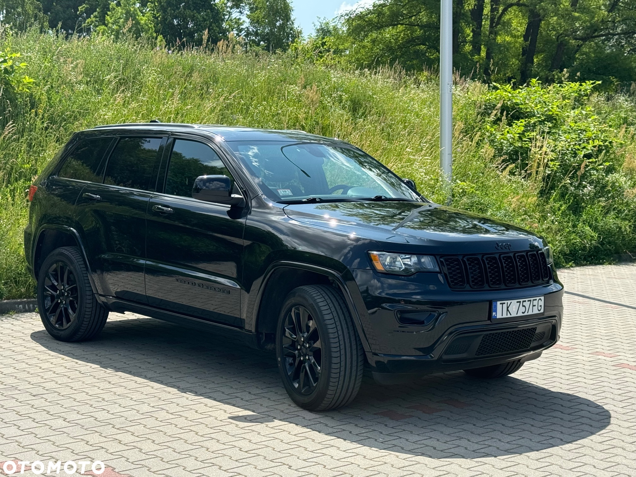 Jeep Grand Cherokee - 26