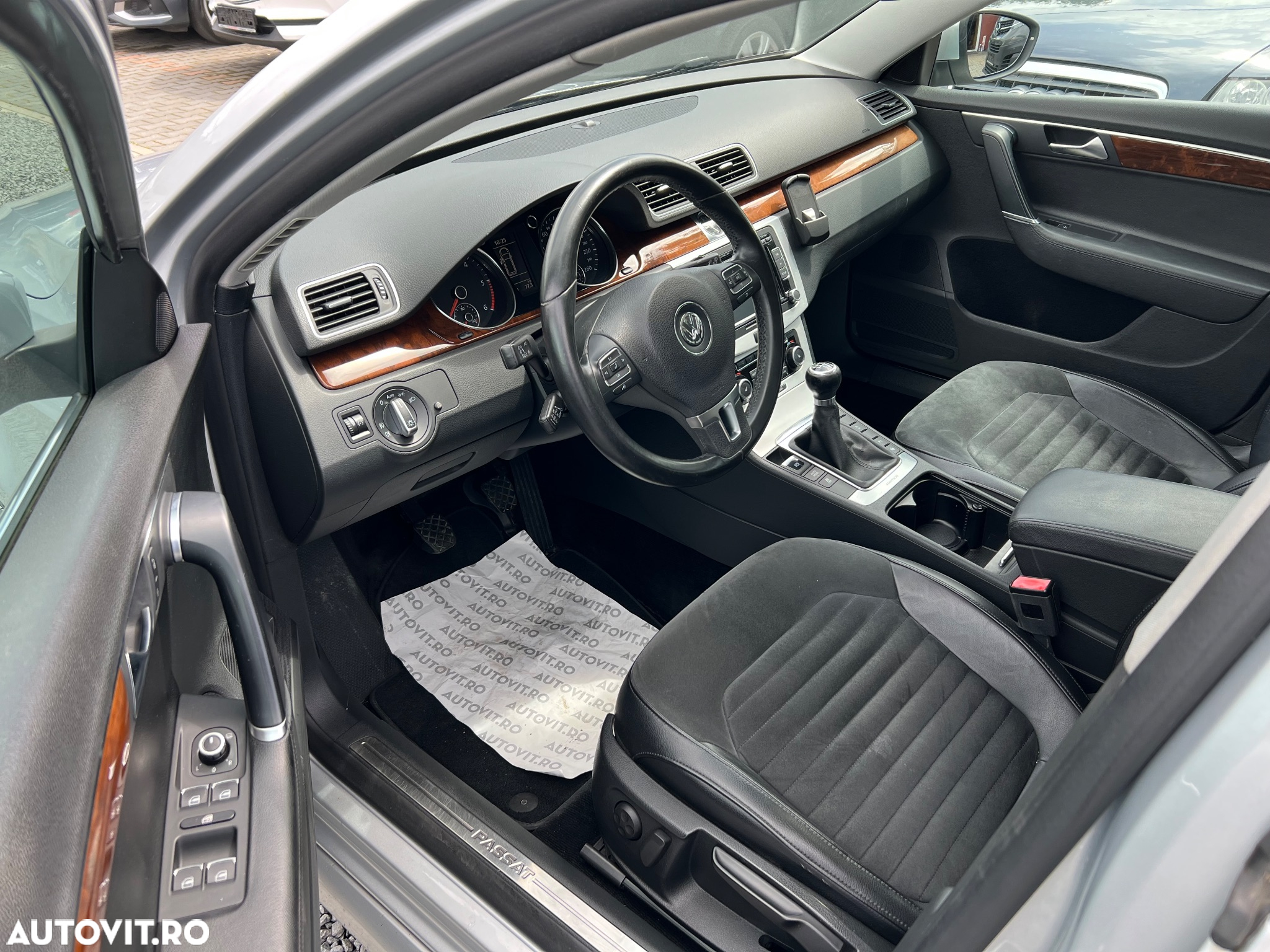 Volkswagen Passat Variant 2.0 TDI 4Motion BlueMotion Technology Highline - 5