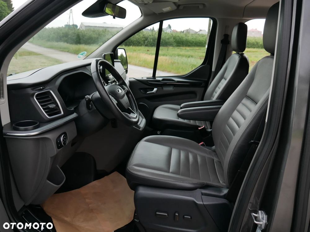 Ford Tourneo Custom 320 L2H1 VA Autm Titanium - 21