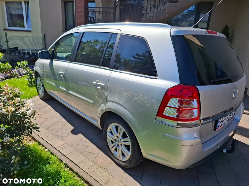 Opel Zafira 1.8 Cosmo EU5 - 21