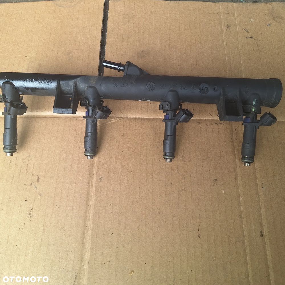 LISTWA WTRYSKOWA CITROEN C4 PICASSO PEUGEOT 2.0 9628084680 - 2