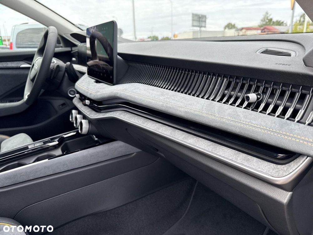 Skoda Superb 2.0 TSI Selection DSG - 22