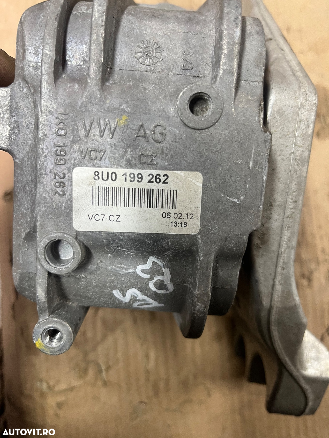 Suport motor 8U0199262 Audi RS Q3 2014 - 4