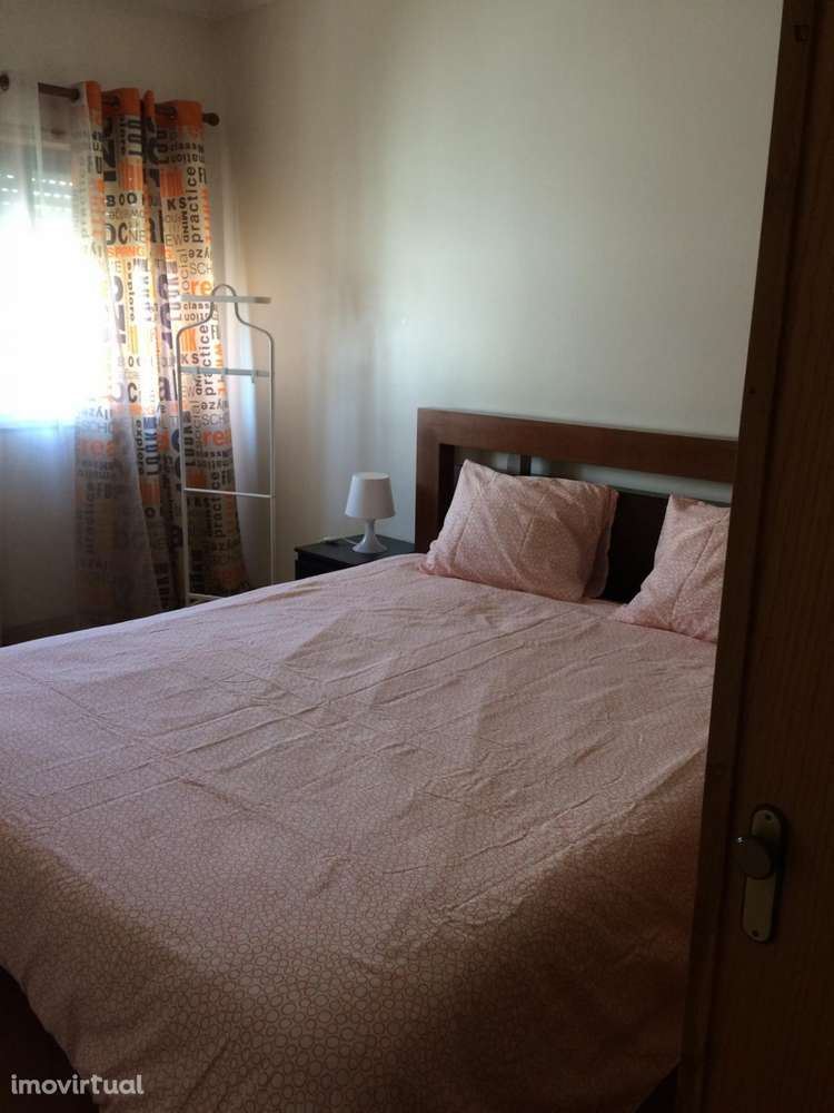 Quarto - localizado em Pedrouços Porto - Grande imagem: 3/11