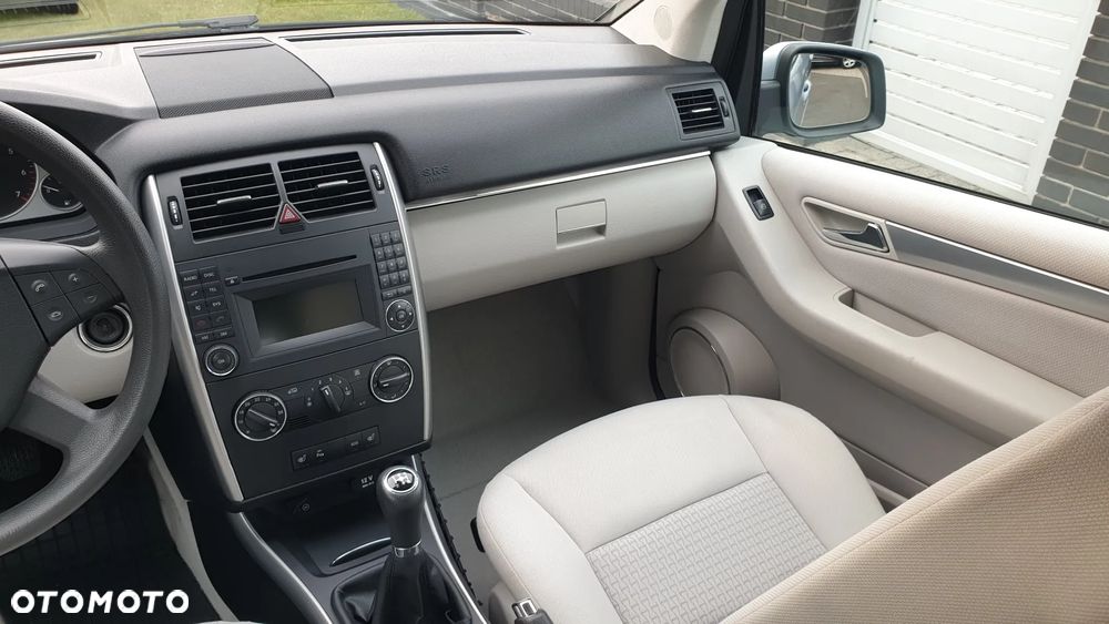 Mercedes-Benz Klasa B 180 BlueEFFICIENCY Edition - 14