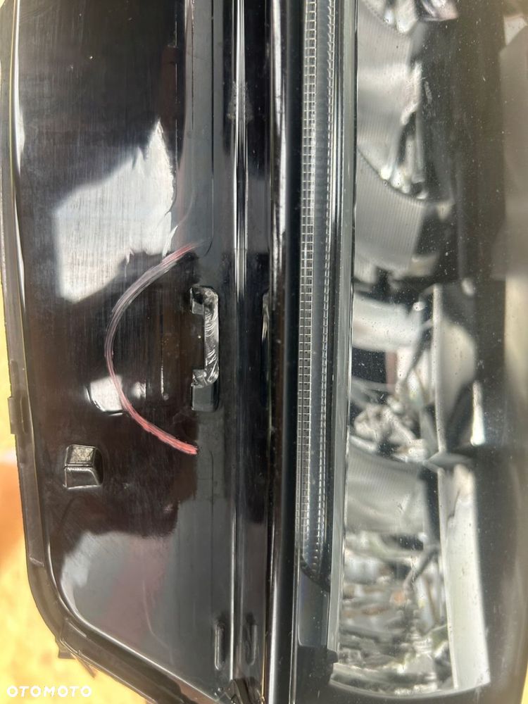 LAMPA LEWA PRZÓD SKODA OCTAVIA IV 5E4 941 015 - 8