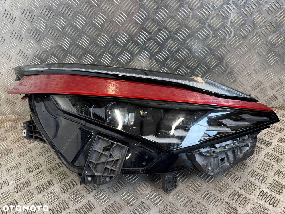 Nissan Qashqai III J12 2024-2025 Lampa przód przednia prawa LIFT UK