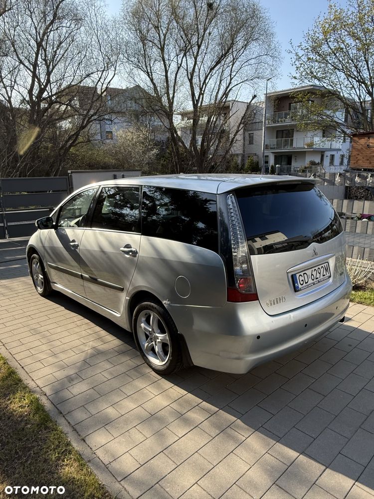 Mitsubishi Grandis - 3