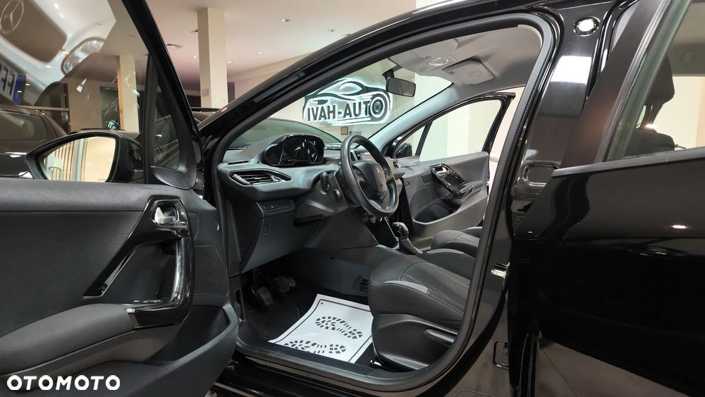 Peugeot 208 82 VTI Active - 26