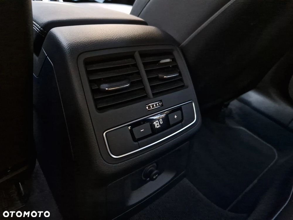 Audi A4 Limousine 35 TFSI mHEV S Line S tronic - 29