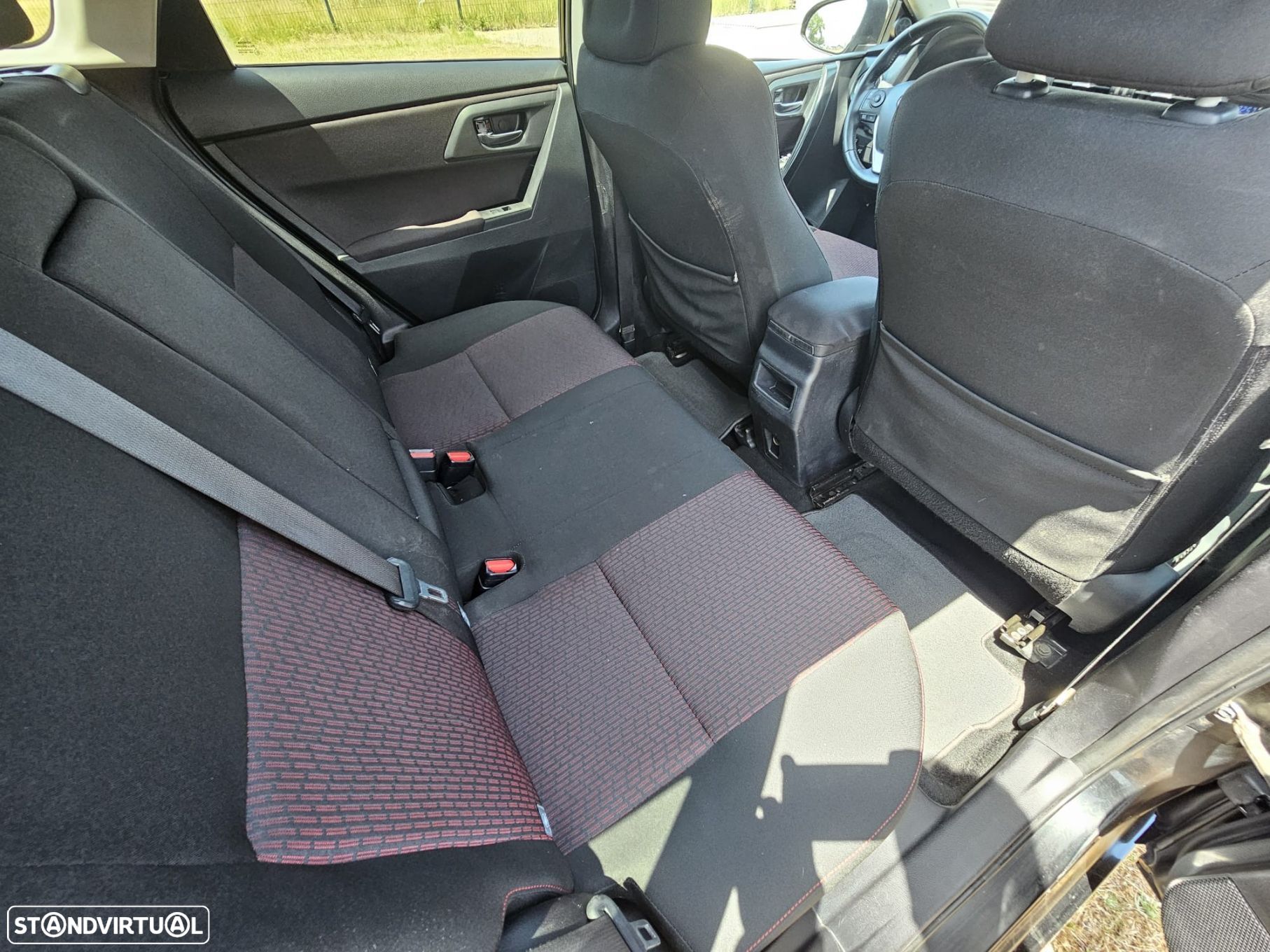 Toyota Auris Touring Sports 1.4 D-4D Comfort - 24