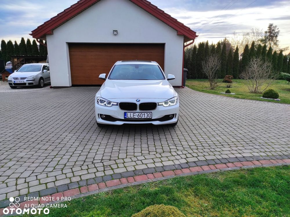 BMW Seria 3 330i Sport Line - 4