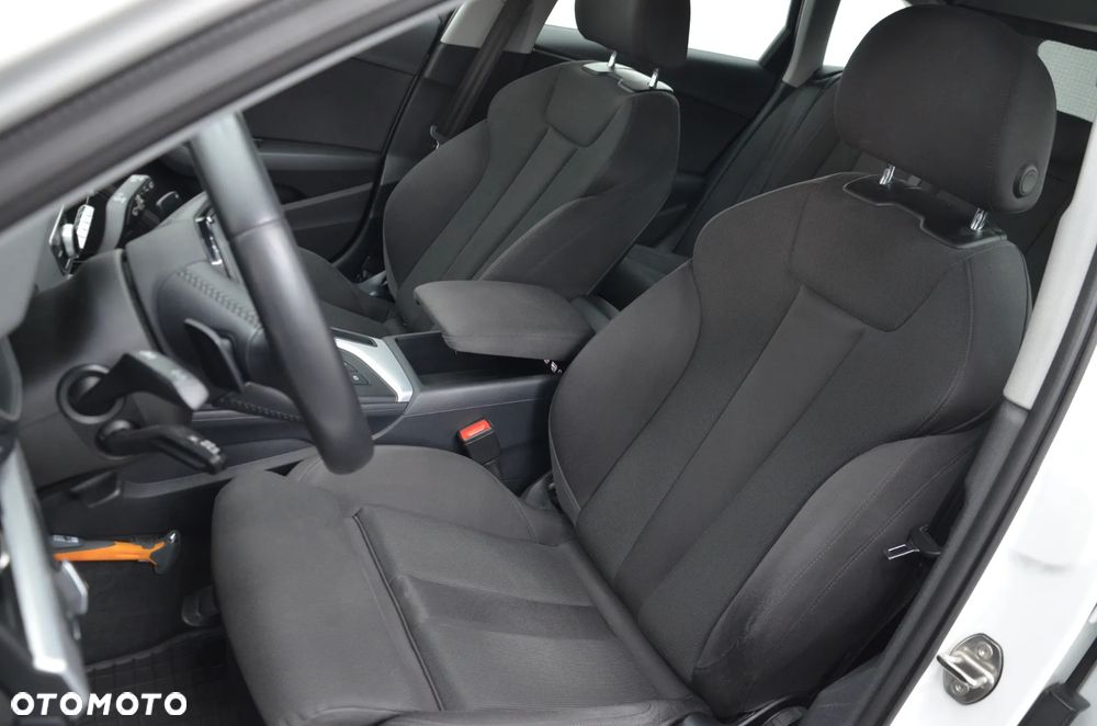 Audi A4 Avant 35 TDI S tronic - 11