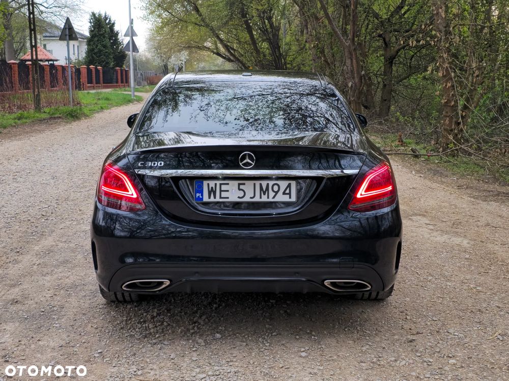 Mercedes-Benz Klasa C 300 9G-TRONIC AMG Line - 9