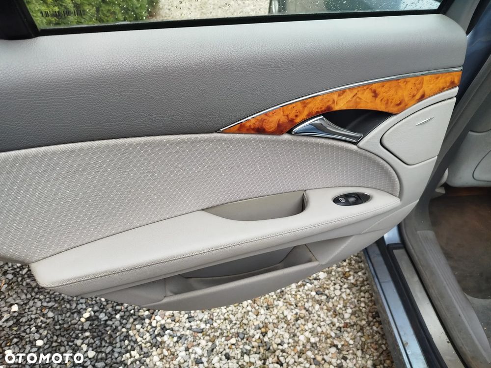 Mercedes-Benz Klasa E 220 T CDI Automatik Classic - 21