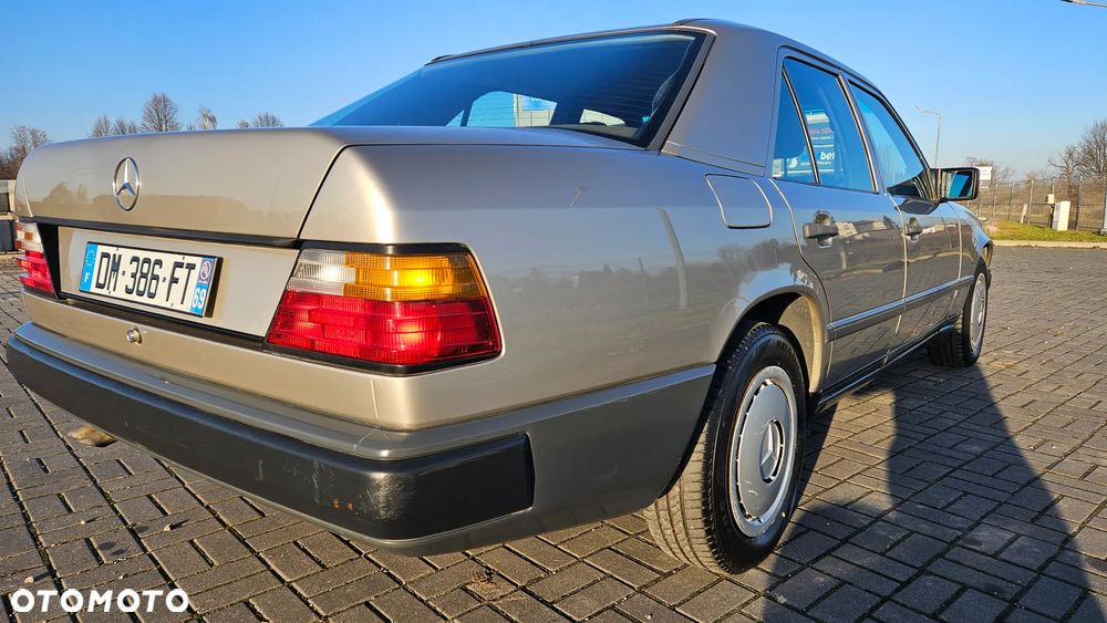 Mercedes-Benz W124 (1984-1993) - 13