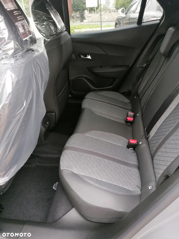 Peugeot 2008 PureTech mHEV Allure e-DCS6 - 6