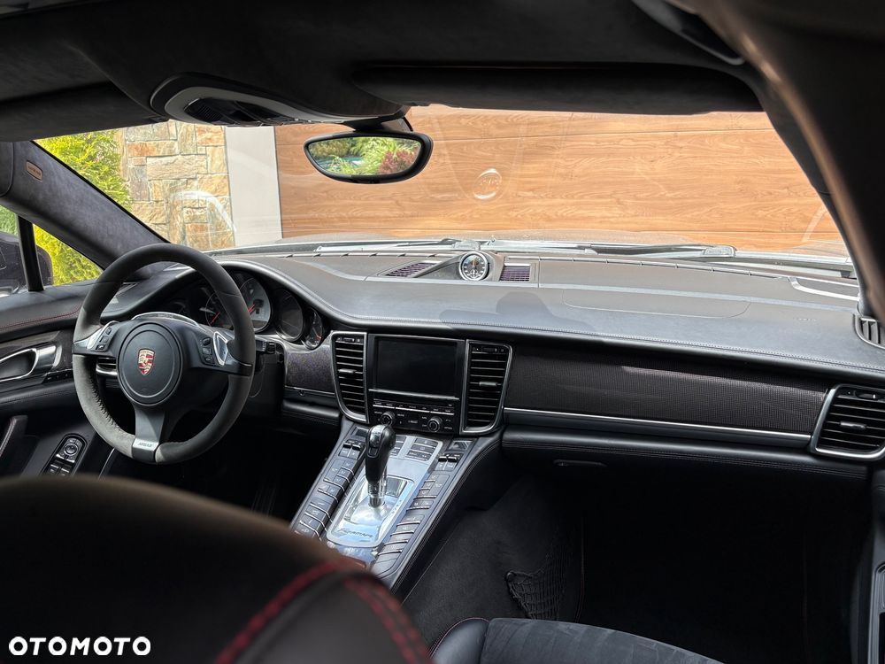 Porsche Panamera 4S - 13